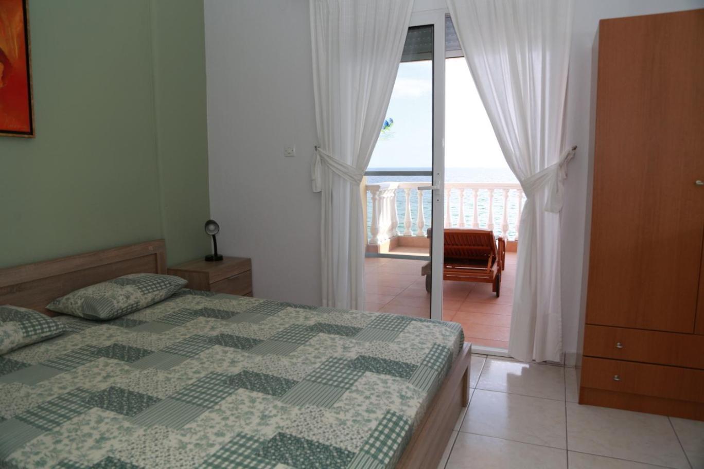 George & Katerina Houses Paralia Dionysiou Exteriör bild